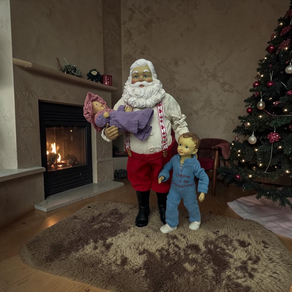Santa Claus with Grandchildren Figurine Christmas Decor Red White Blue 11 Inch